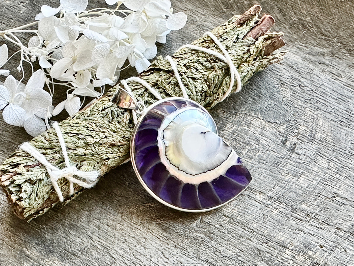 Nautilus Shaped Purple Resin Mother of Pearl 925 Silver Pendant - Crystal Healing Pendant