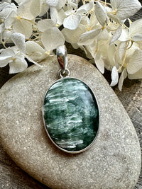 Enlightened Seraphinite: Seraphinite 925 Solid Silver Pendant - Illuminate Your Path with Heavenly Green Brilliance