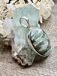 Enlightened Seraphinite: Seraphinite 925 Solid Silver Pendant - Illuminate Your Path with Heavenly Green Brilliance