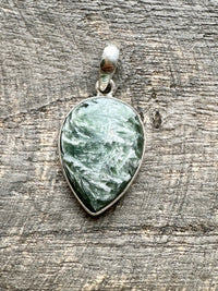 Enlightened Seraphinite: Seraphinite 925 Solid Silver Pendant - Illuminate Your Path with Heavenly Green Brilliance