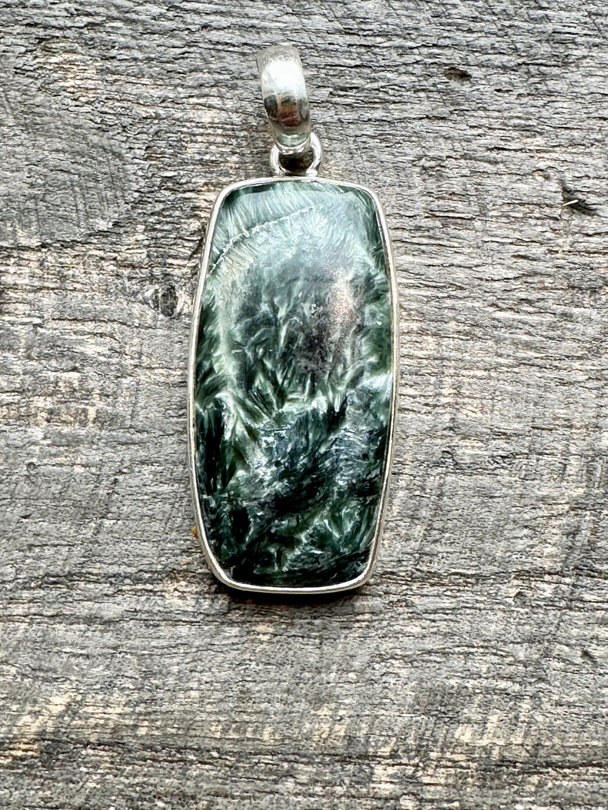 Enlightened Seraphinite: Seraphinite 925 Solid Silver Pendant - Illuminate Your Path with Heavenly Green Brilliance