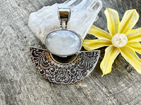 Ancestral Wisdom: Sterling Silver Pendant with Majestic Gemstone and Filigree Tapestry