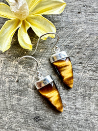 Tiger's Eye Point Earrings: Handmade 925 Silver Elegance for a Touch of Natural Beauty