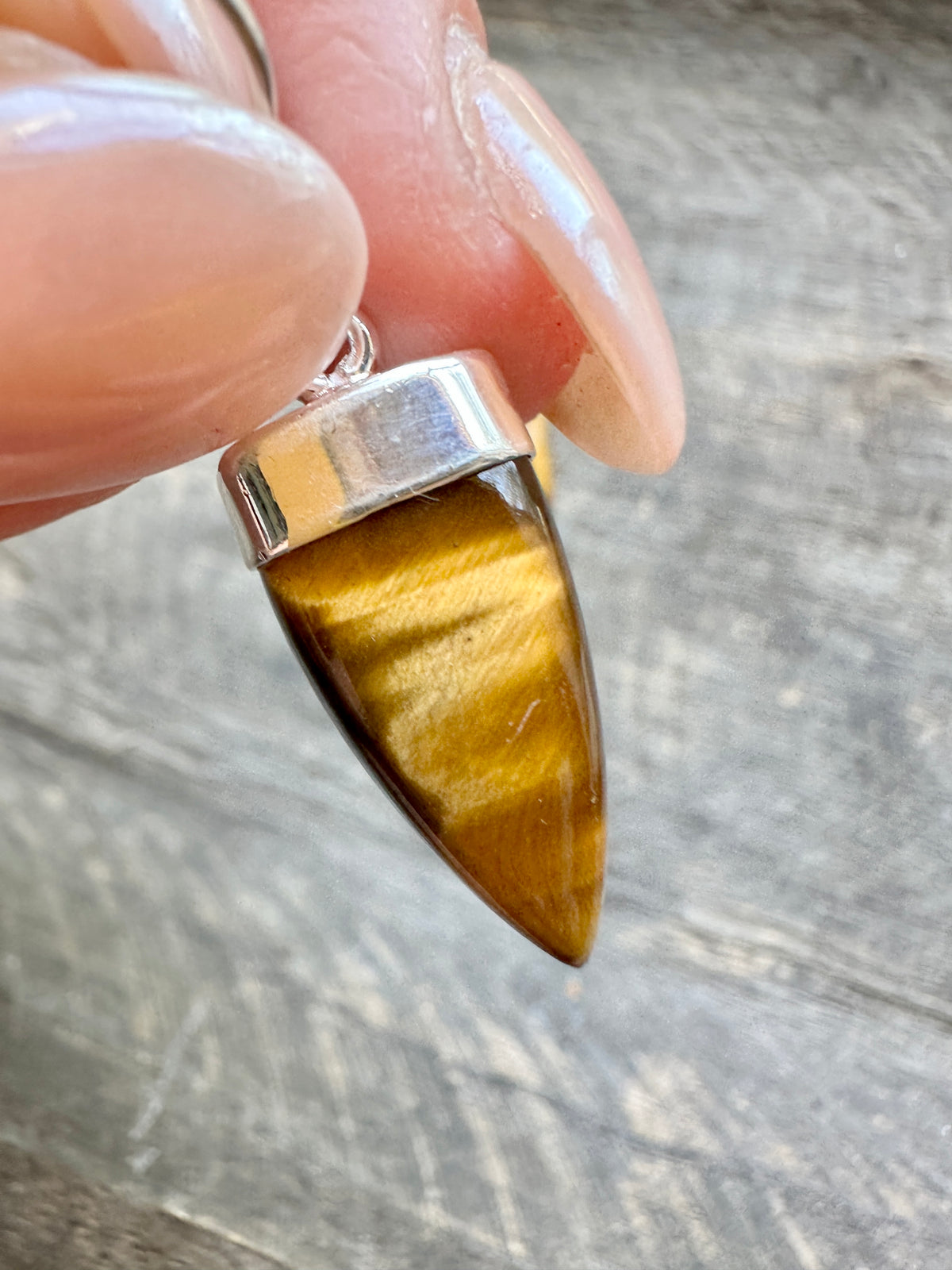 Tiger's Eye Point Earrings: Handmade 925 Silver Elegance for a Touch of Natural Beauty