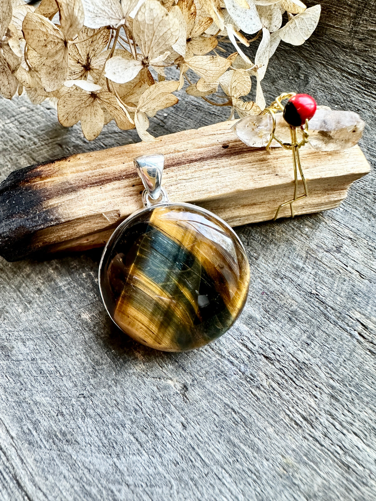 925 Silver Circle Tiger's Eye Pendant: Timeless Charm with Earthy Energies