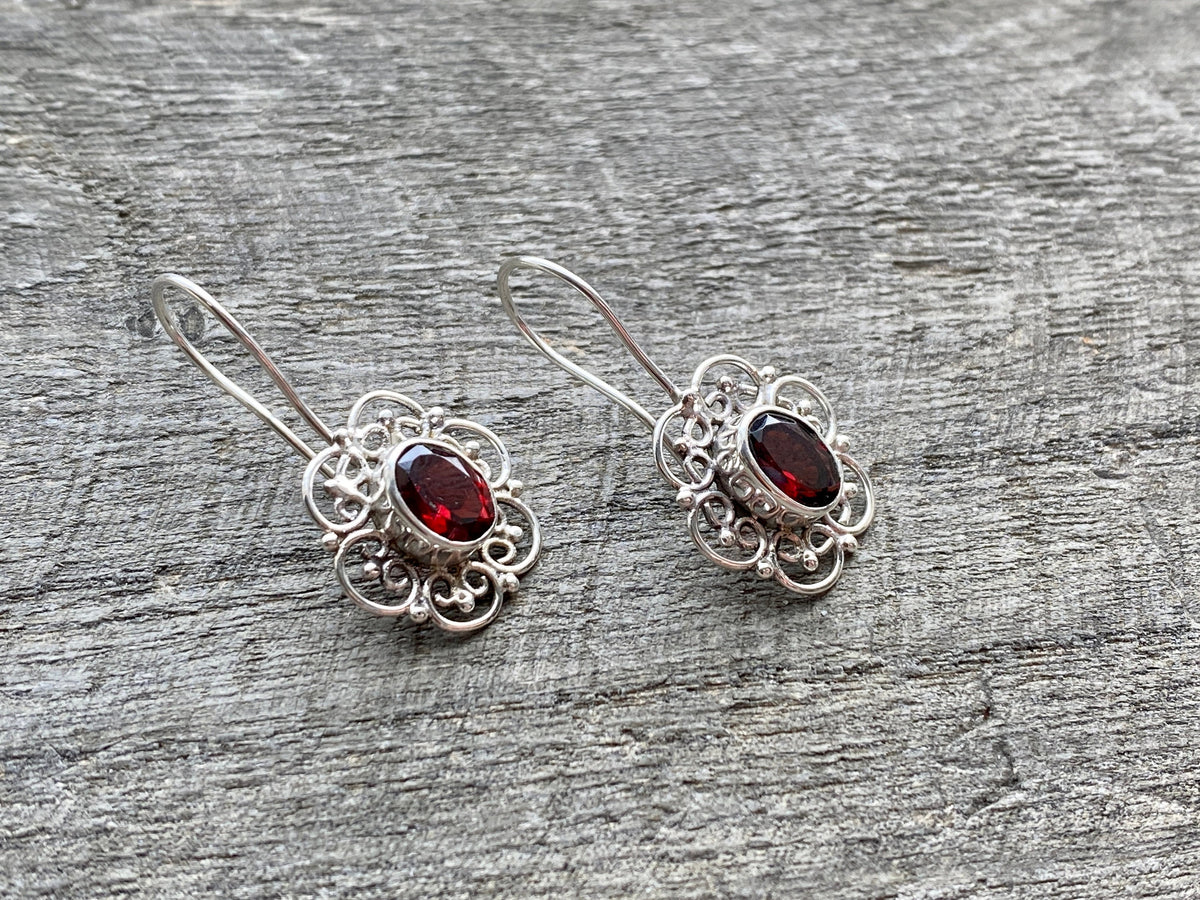 Gorgeous Garnet Classic 925 Silver Earrings - Crystal Healing Meditation