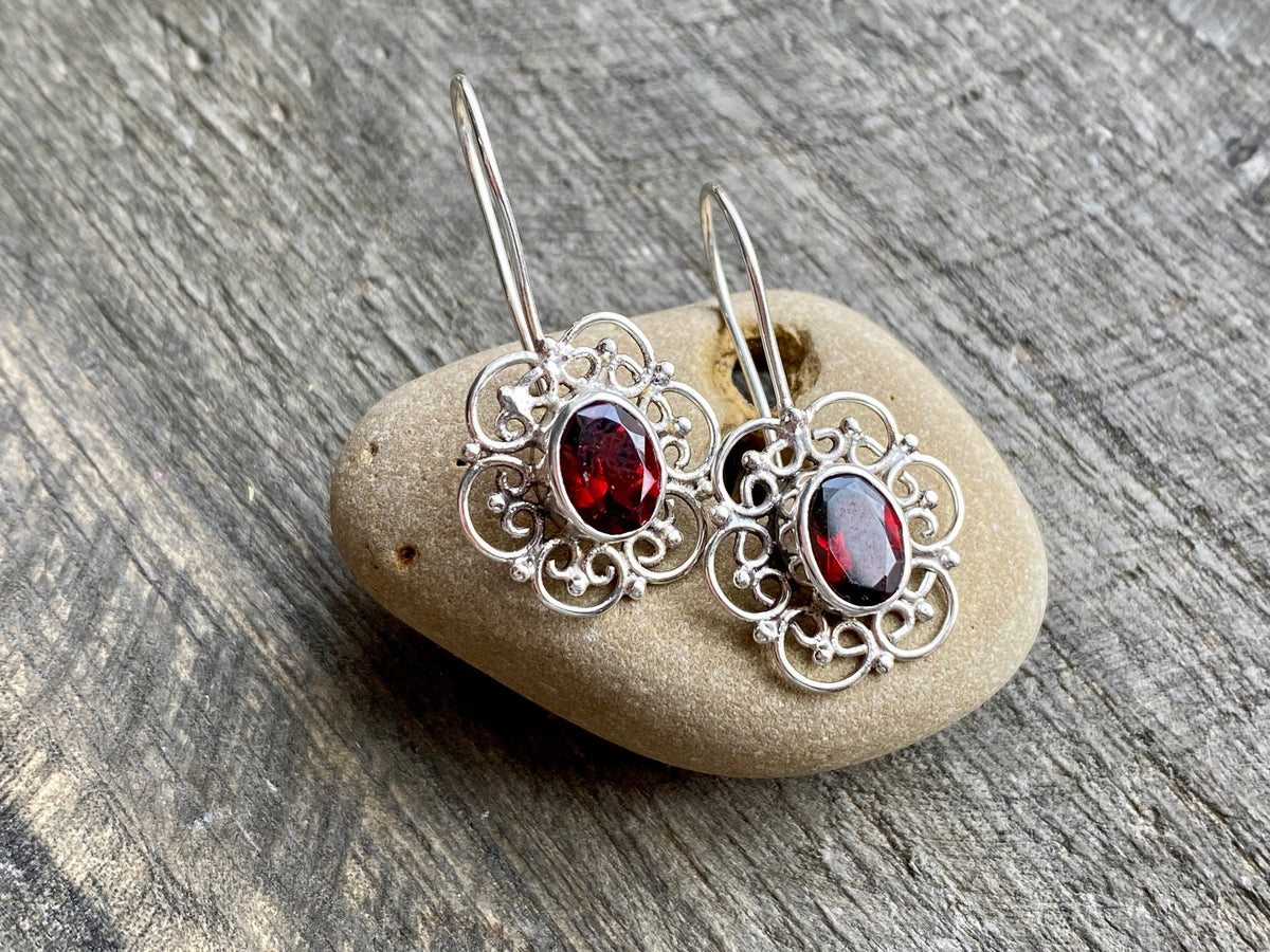 Gorgeous Garnet Classic 925 Silver Earrings - Crystal Healing Meditation