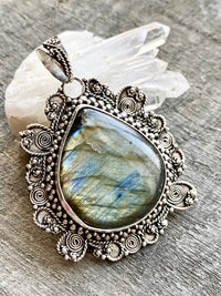 Labradorite 925 Sterling Silver Pendant Handmade Sterling Silver Jewelry - Crystal Healing, Meditation