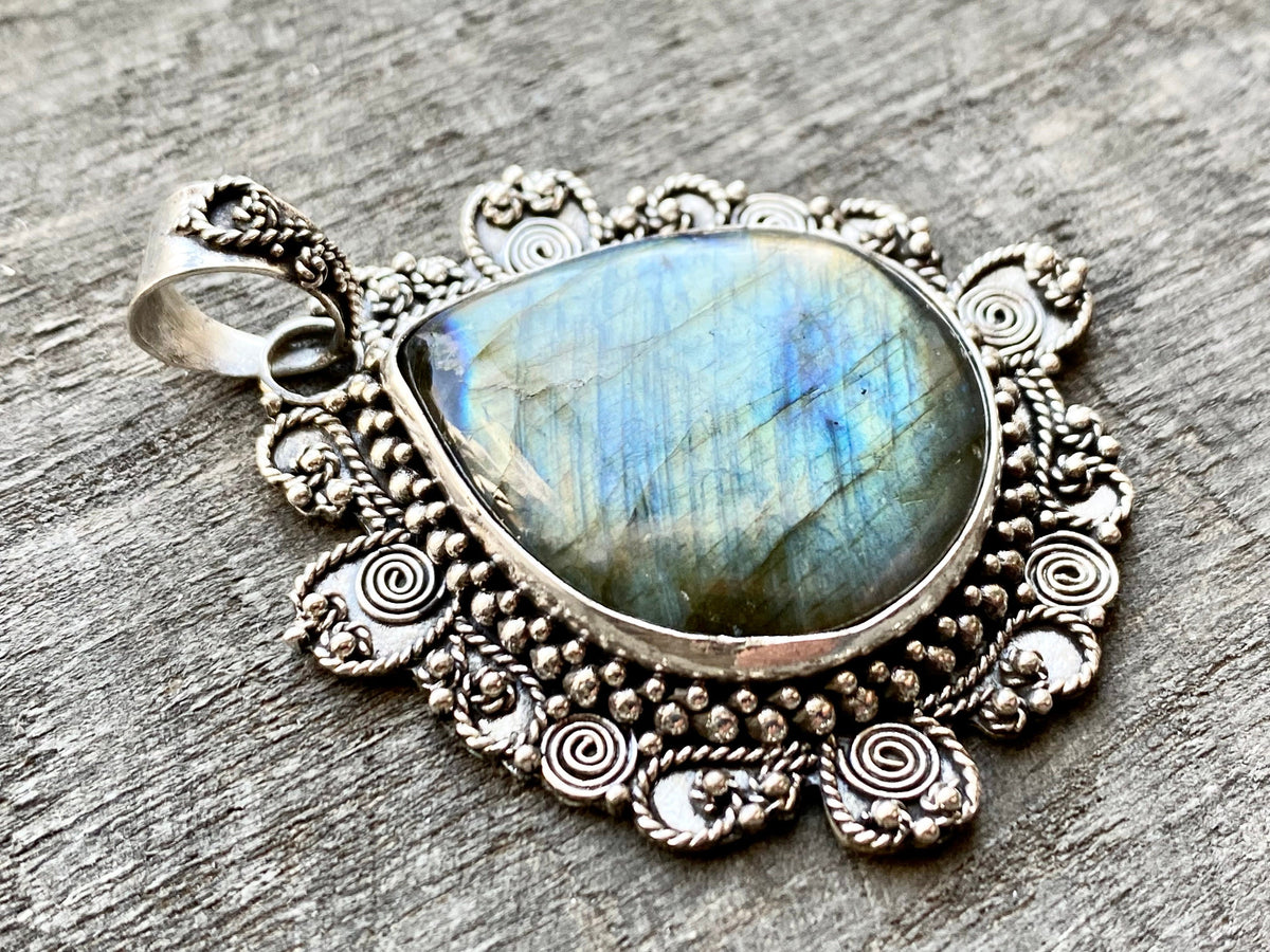 Labradorite 925 Sterling Silver Pendant Handmade Sterling Silver Jewelry - Crystal Healing, Meditation