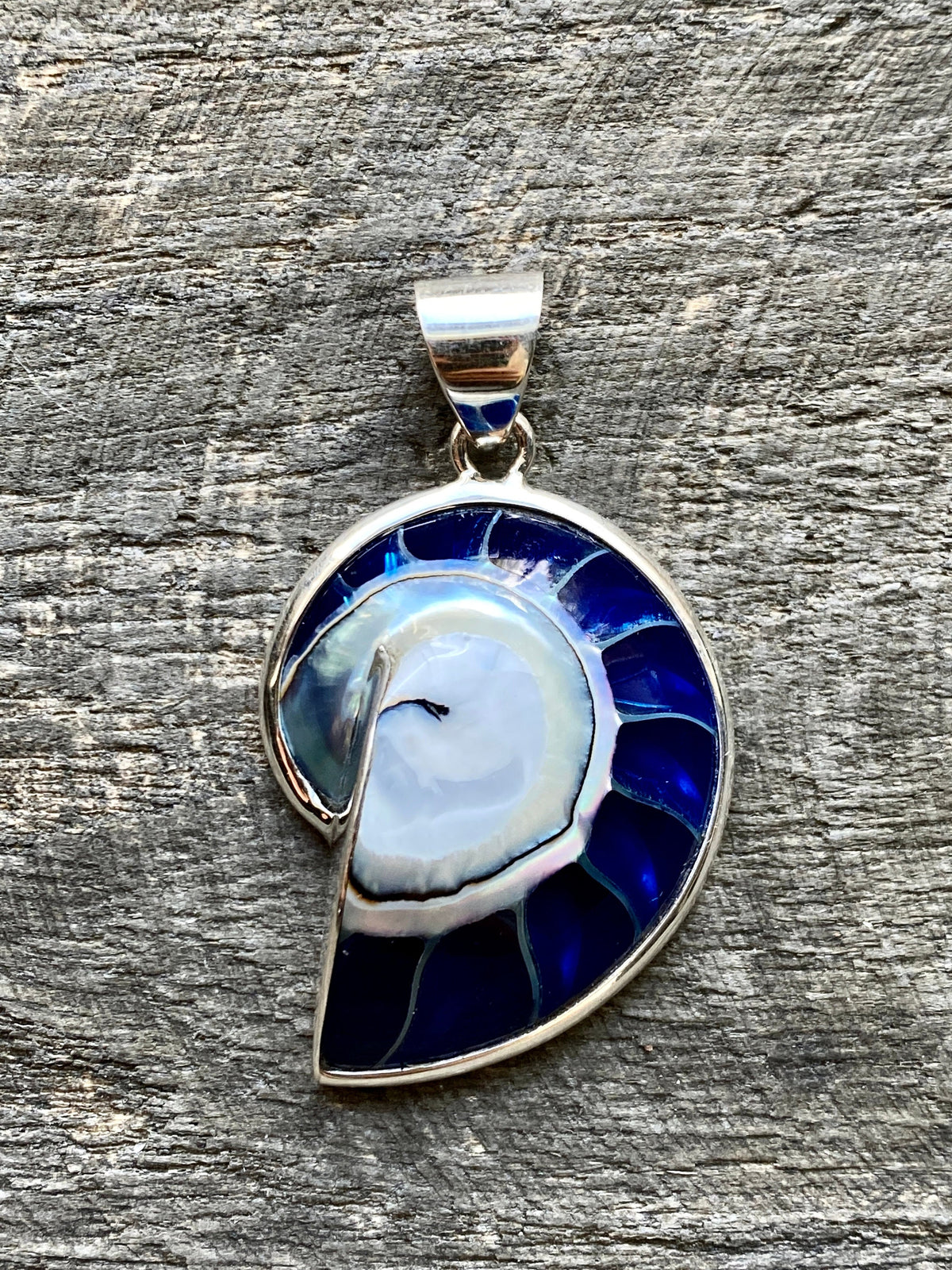 Nautilus Shaped Blue Resin Mother of Pearl 925 Silver Pendant - Crystal Healing Pendant