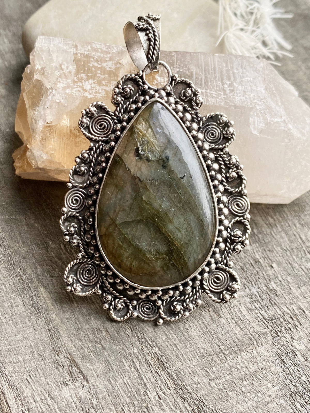 Labradorite 925 Sterling Silver Pendant Handmade Sterling Silver Jewelry - Crystal Healing, Meditation